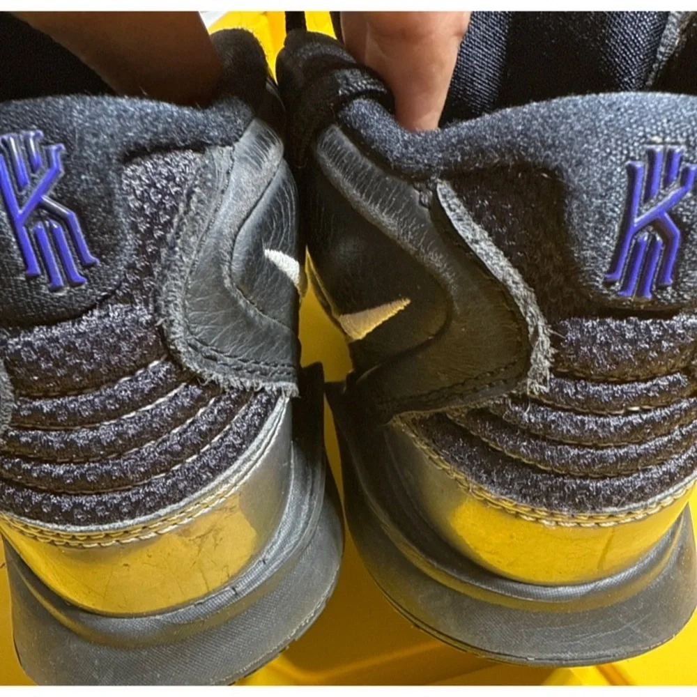 Nike Kyrie Infinity Metallic Shoes